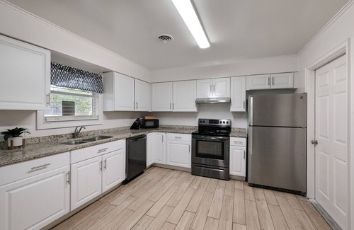 Shearer Hills - Ridgeview Casa | Free Parking Fast with Wi-fi and Smart TV