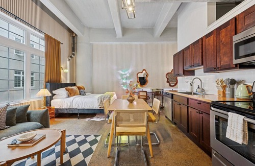 Brewerytown Apartamento | Free Parking, Gym, Rooftop, Game Room | Vive Loft