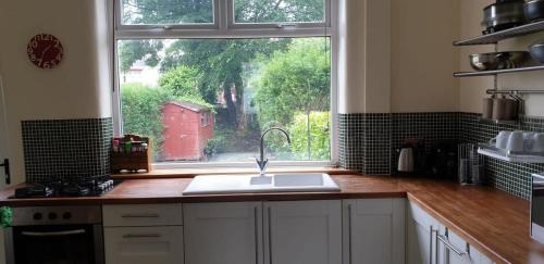 Middleton Casa | Free Parking House in Middleton by City SuperHost