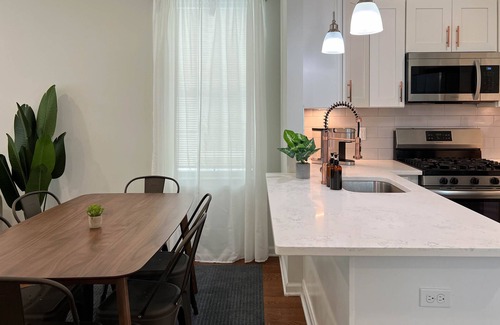 Constable Hook Apartamento | *Free Parking* King Beds near NYC & EWR, Sleeps 12
