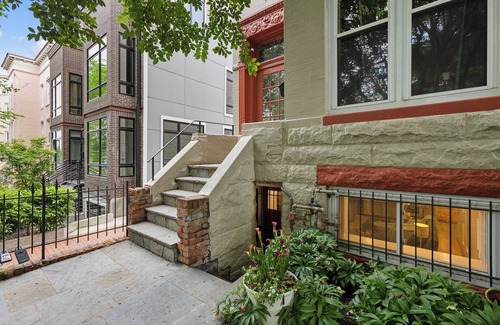 Bloomingdale Apartamento | Free Parking! Large, 2BR/1.5BA with AC/TV/Internet