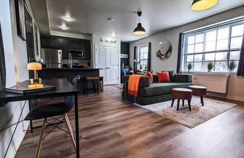 New Center Detroit Apartamento | Free Parking & Mins to Downtown!