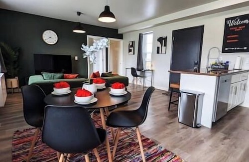 New Center Detroit Apartamento | Free Parking & Mins to Downtown!