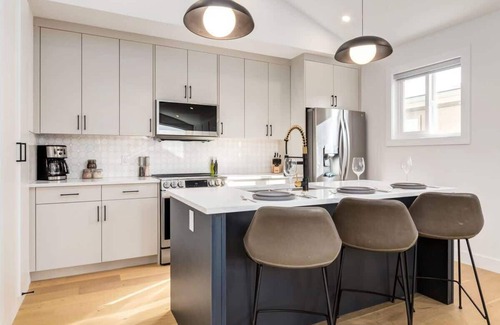 Rosscarrock Casa | Free Parking, Perfect Family Home w/ King Bed