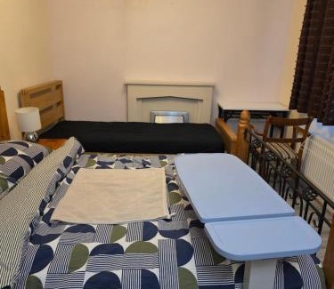 Colchester Casa | Free Parking WiFi Fresh linens x4