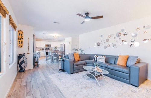 Casa Grande Casa | Free Pool Heat - Piano - King Bed - Air Hockey