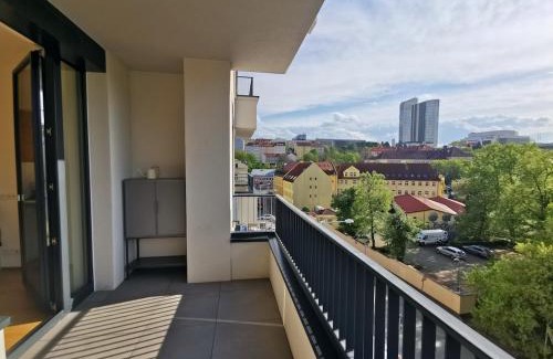 Nusle Apartamento | free private Parking, central location, Nuslesky Pivovar sunset balcony home,