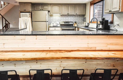 Mount Jackson Casa | Free Resort Passes - Hot Tub - Sauna - Views - Fast Wi-Fi - Pet Friendly