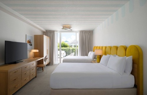 Lake Buena Vista Hotel | Free Shuttle to Parks: Family-Flexible Room w/ Pool & Spa Access Near Disney