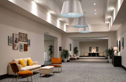 Lake Buena Vista Hotel | Free Shuttle to Parks: Family-Flexible Room w/ Pool & Spa Access Near Disney
