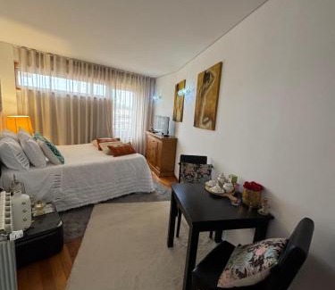 Maia Casa | Free Wave Rooms