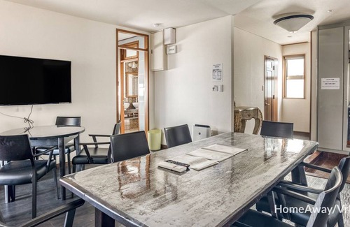 Ikuno Casa | WIFI gratuito a 400㎡ 20m de la estación de metro Nanjing !!/ Namba 20 minutos / Umeda 30 minutos / USJ 35 minutos / Aeropuerto Kansai 60 minutos / Máximo 30 personas pueden quedarse / 400㎡ /