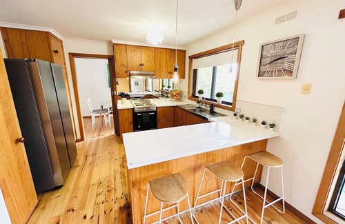 Invermay Park Casa | Free wifi pet friendly!! Happiness on Havelock 4bed renovated in Ballarat North!