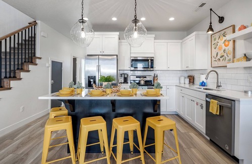 Washington Fields Casa | Freedom Village 549|Smart TV, Private Balcony, Resort Amenities and more!