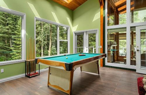 Calgary Casa | Freele Escape Secluded Nature Haven Sleeps 17