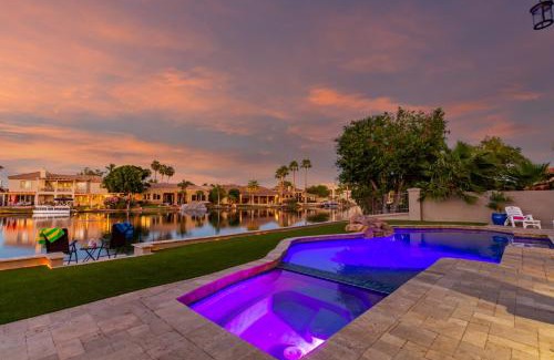 Val Vista Lakes Casa | Freeport home