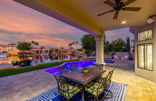 Val Vista Lakes Casa | Freeport home