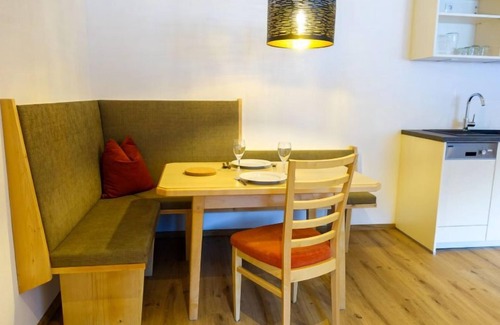 Schnann Apartamento | Freiheit-La by Interhome