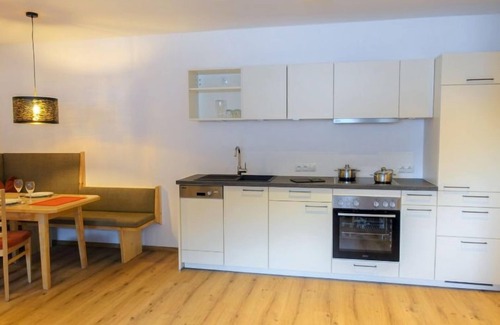 Schnann Apartamento | Freiheit-La by Interhome