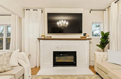 Glen Ellyn Casa | French Country Cottage