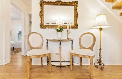 Glen Ellyn Casa | French Country Cottage