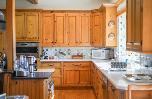Blue Ridge Casa | French Country Estate on scenic Lincoln Rd just 5 miles south of Purcellville.