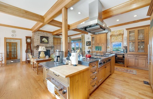 Blue Ridge Casa | French Country Estate on scenic Lincoln Rd just 5 miles south of Purcellville.