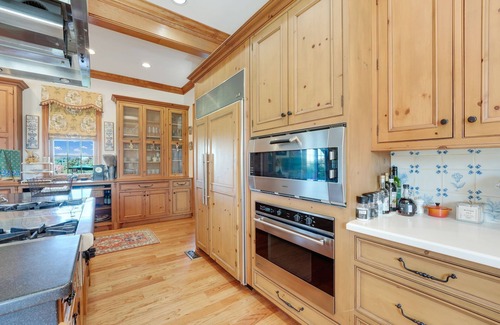 Blue Ridge Casa | French Country Estate on scenic Lincoln Rd just 5 miles south of Purcellville.