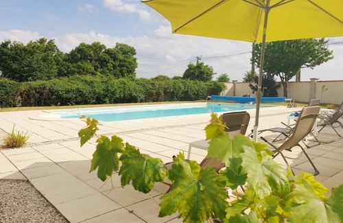 Verdille Otro | French country farmhouse ideal for families