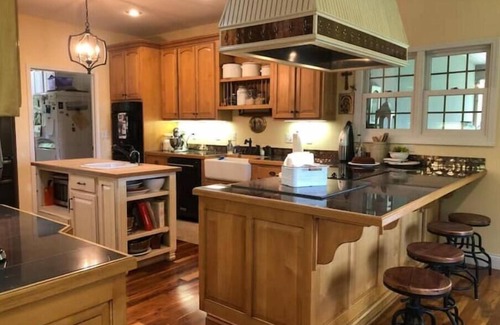 Bloomington Casa | French Country Main&Guest House