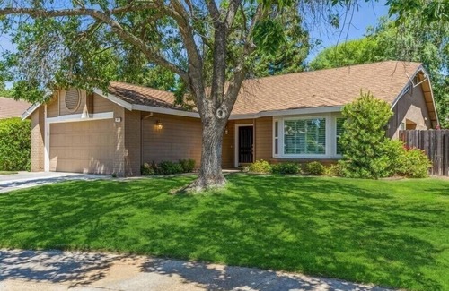 Roseville Casa | French Farmhouse Getaway 🏡