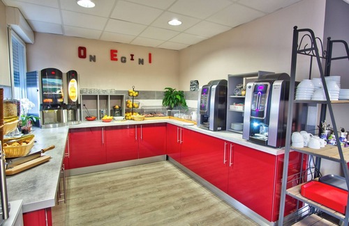 Mouguerre Casa | French Getaway in Trendy Town! 3 Convenient Units, FREE Parking