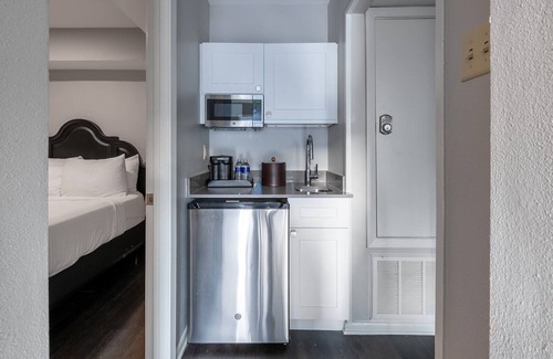 New Orleans Hotel | French Quarter Suites Hotel