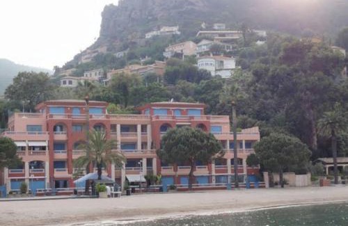 Theoule-sur-Mer Apartamento | French Riviera 1 bedroom on the beach facing Cannes