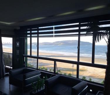 Pompeia Apartamento | Frente Mar Santos 130 m2