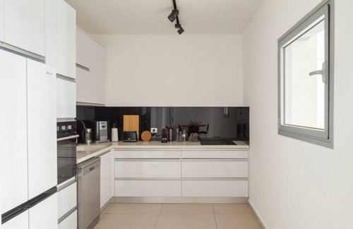 Bat Yam Apartamento | Fresh 3BR APT 32 Floor See View Tower