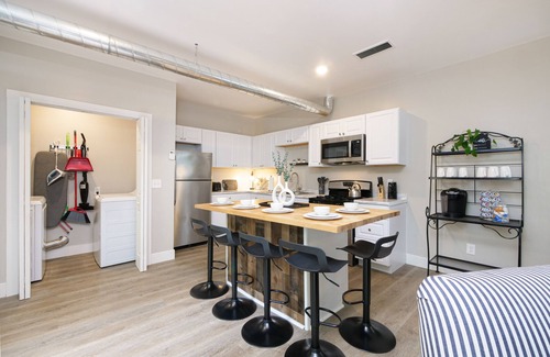 Tremont Apartamento | Fresh and Trendy Tremont Getaway