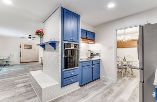 Fort Worth Casa | Host speak Dutch and Spanish