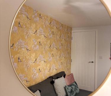 Gravesend Apartamento | Fresh comfy space, feel at home.