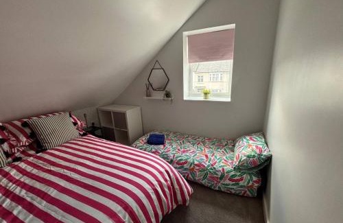 Gravesend Apartamento | Fresh comfy space, feel at home.