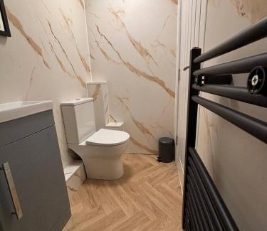 Gravesend Apartamento | Fresh comfy space, feel at home.