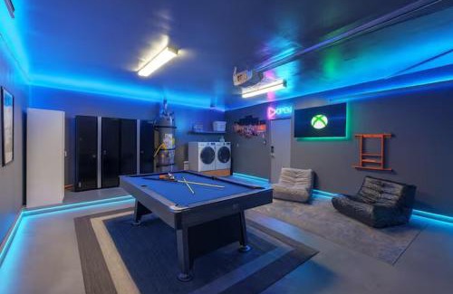 Green Valley North Casa | Fresh & Fun! Vegas 4BR w Heated Pool, Dog Friendly