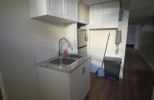 St. Albert Casa | Fresh new basement suite in historic St. Albert, 15 mins to WEM & local shopping