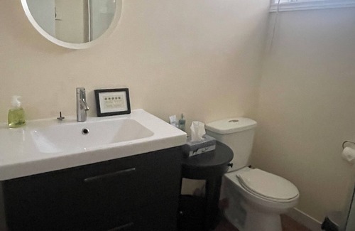 St. Albert Casa | Fresh new basement suite in historic St. Albert, 15 mins to WEM & local shopping