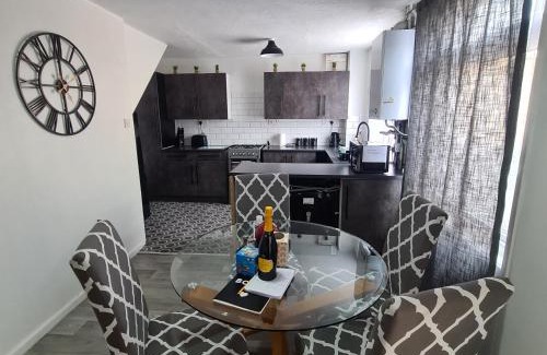 Donnington Casa | Freshen-Up Stays