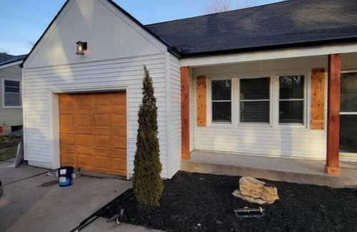 Westwood Casa | Freshly-remodeled, dog-friendly Westwood charmer!