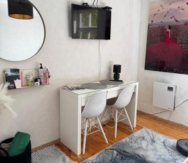 Kesklinn Apartamento | Freshly renovated bathroom! Luna budget cozy studio apartment Tallinn Juhkentali 42 near city centre airport next to the Bus station