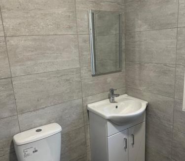 Luton Apartamento | Freshly Renovated Flat just minutes from Luton Airport with Private parking