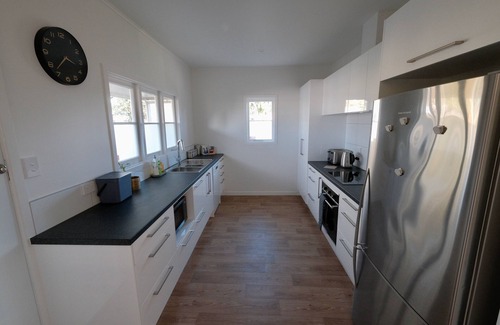 Hamilton East Casa | Freshly Renovated in Hamilton East