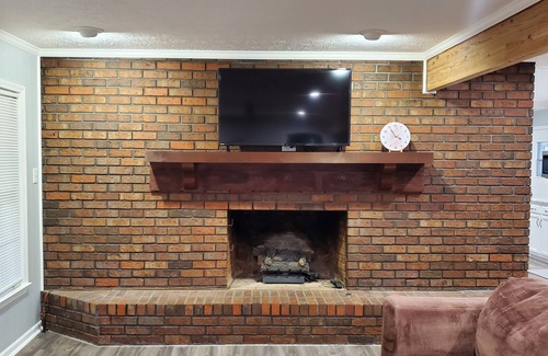 Douglasville Casa | Freshly Renovated Douglasville Home <30 mins to ATL and Airport